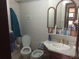 Foto 20 de Venta de Chalet 4 Amb. en 2 Plantas S/Lote 500Mts.   Villa Lugano - Excelente Estado