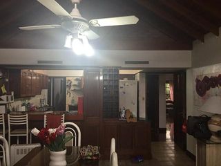 Foto 11 de Venta de Chalet 4 Amb. en 2 Plantas S/Lote 500Mts.   Villa Lugano - Excelente Estado