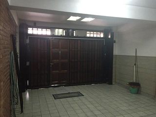 Foto 32 de Venta de Chalet 4 Amb. en 2 Plantas S/Lote 500Mts.   Villa Lugano - Excelente Estado
