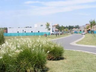 Foto 11 de Terreno en venta - 601 mts2- Pilar Del Este