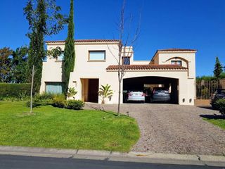 Foto 2 de BAJO DE PRECIO La Isla - Casa Venta USD 1.950.000