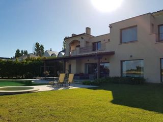 Foto 3 de BAJO DE PRECIO La Isla - Casa Venta USD 1.950.000