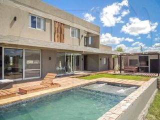 Foto 4 de Muy lindo DEPARTAMENTO en Venta de un dormitorio en PB con Jardin en Tigre Centro