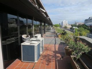 Foto 20 de Excelente oficina en cabecera norte, con vista abierta al dique y la ciudad