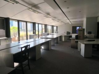 Foto 16 de Excelente oficina en cabecera norte, con vista abierta al dique y la ciudad