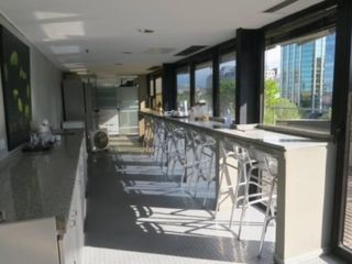 Foto 13 de Excelente oficina en cabecera norte, con vista abierta al dique y la ciudad