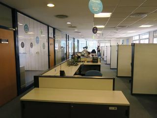 Foto 15 de Oficina en alquiler en edificio clasico
