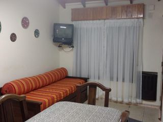Foto 4 de PH en venta - 1 Dormitorio 1 Baño - Cochera - Las Toninas