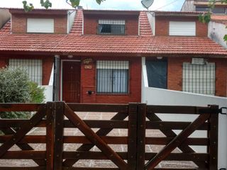 Foto 1 de PH en venta - 1 Dormitorio 1 Baño - Cochera - Las Toninas