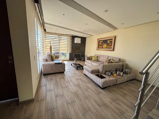 Foto 9 de VENTA CASA - 3 DORMIT - ESTUDIO - PORSCHE - TANDA - NAYON