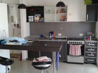 Foto 4 de AMPLIO 2 AMB CON BALCÓN Y PARRILLA. LANUS O. EN ALQUILER.