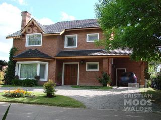 Foto 4 de Casa en venta - Barrio cerrado Álamo Alto.