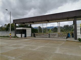 Foto 5 de Lote comercial en venta en La Ceja