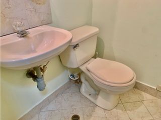 Foto 10 de Oficina en venta en Medellín sector Laureles