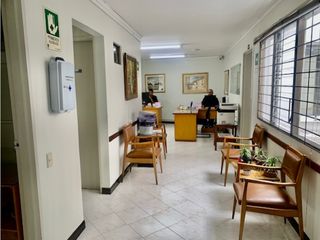 Foto 2 de Oficina en venta en Medellín sector Laureles