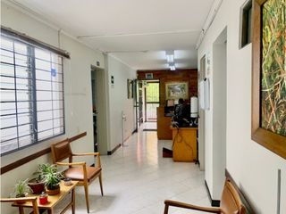 Foto 1 de Oficina en venta en Medellín sector Laureles