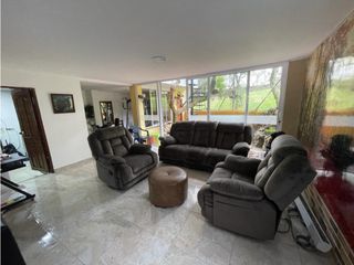 Foto 8 de VENTA DE AMPLIA CASA EN ITAGUI - SECTOR SURAMERICA