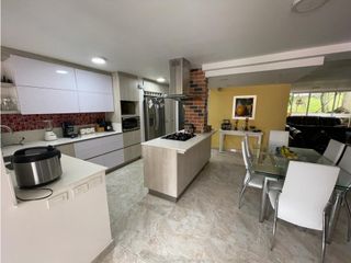 Foto 5 de VENTA DE AMPLIA CASA EN ITAGUI - SECTOR SURAMERICA