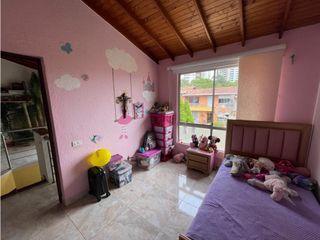 Foto 33 de VENTA DE AMPLIA CASA EN ITAGUI - SECTOR SURAMERICA