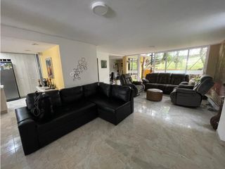 Foto 2 de VENTA DE AMPLIA CASA EN ITAGUI - SECTOR SURAMERICA