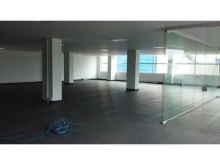 Foto 4 de Arrienda Oficinas Autopista Medellín 1066 M2