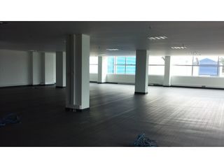 Foto 3 de Arrienda Oficinas Autopista Medellín 1066 M2