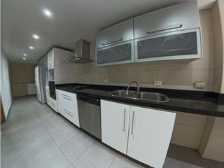 Foto 4 de Apartamento duplex en venta de 137 m2 Molinos norte