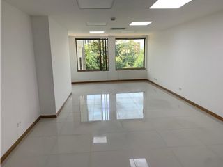Foto 3 de SE VENDE O SE ARRIENDA OFICINA POBLADO