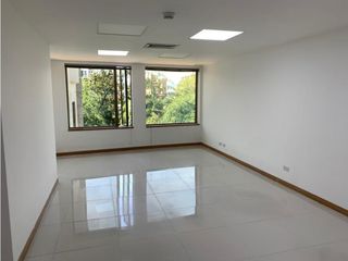 Foto 2 de SE VENDE O SE ARRIENDA OFICINA POBLADO