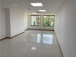 Foto 1 de SE VENDE O SE ARRIENDA OFICINA POBLADO
