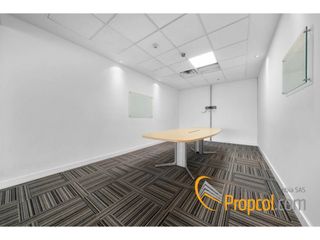 Foto 4 de Se Vende Oficina de 900 metros en Paralelo 108, Bogota