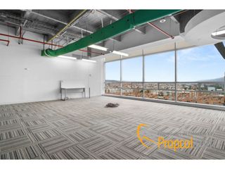 Foto 18 de Se Vende Oficina de 900 metros en Paralelo 108, Bogota