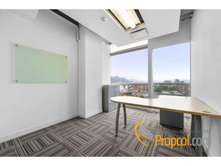 Foto 10 de Se Vende Oficina de 900 metros en Paralelo 108, Bogota