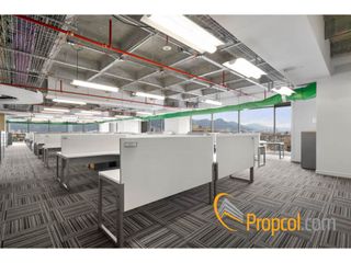 Foto 11 de Se Vende Oficina de 900 metros en Paralelo 108, Bogota
