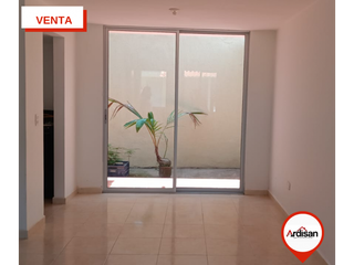 Foto 1 de LINDA CASA ESSQUINERA DE 2 PISOS EN URBANIZACION