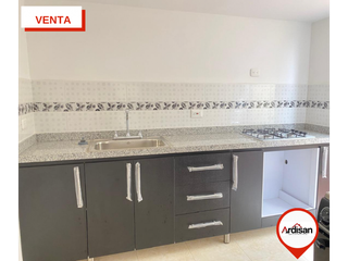 Foto 4 de LINDA CASA ESSQUINERA DE 2 PISOS EN URBANIZACION