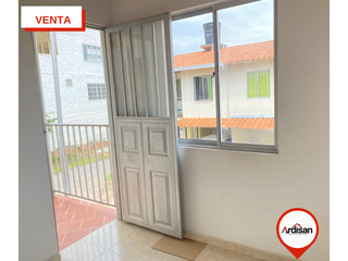 Foto 11 de LINDA CASA ESSQUINERA DE 2 PISOS EN URBANIZACION