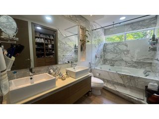 Foto 28 de VENTA DE CASA LUJOSA  EN BARRIO LA CASTELLANA