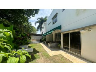 Foto 2 de VENTA DE CASA LUJOSA  EN BARRIO LA CASTELLANA