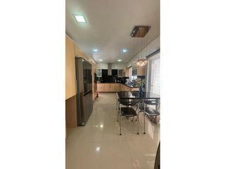 Foto 10 de VENTA DE CASA LUJOSA  EN BARRIO LA CASTELLANA