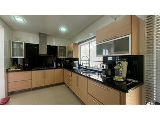 Foto 11 de VENTA DE CASA LUJOSA  EN BARRIO LA CASTELLANA