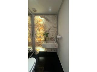 Foto 9 de VENTA DE CASA LUJOSA  EN BARRIO LA CASTELLANA