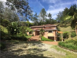 Foto 1 de Alquiler de Casa Campestre en El Retiro Unidad Cerrada