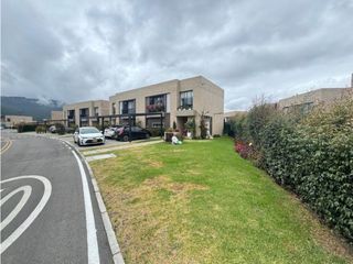 Foto 1 de Vendemos hermosa casa en Chía !!