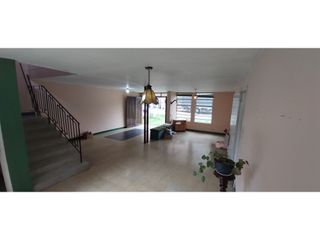 Foto 9 de CASA EN ALQUILER SANTA GEMA LAURELES MEDELLIN AVENIDA 80 CON 33