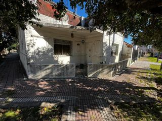 Foto 5 de Casa en venta - 2 Dormitorios 1 Baño - Cochera - 191Mts2 - Temperley