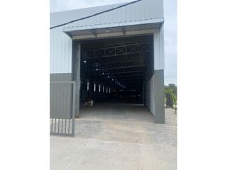 Foto 3 de GALPON EN ALQUILER-ZONA INDUSTRIAL-Roldan