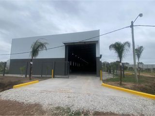 Foto 1 de GALPON EN ALQUILER-ZONA INDUSTRIAL-Roldan