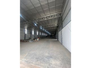Foto 11 de GALPON EN ALQUILER-ZONA INDUSTRIAL-Roldan