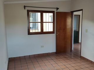 Foto 4 de Amplio departamento en alquiler zona centro.